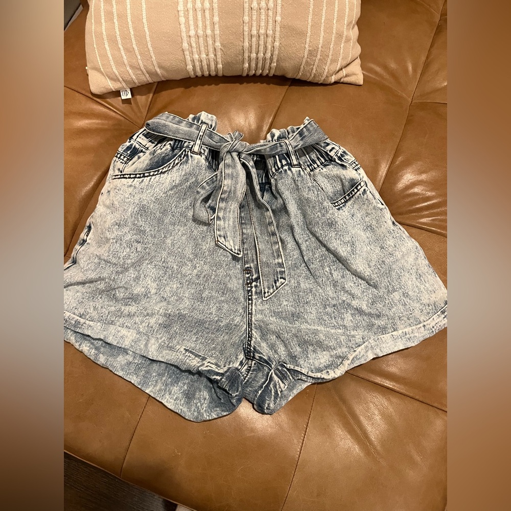 Denim Elastic Band Tie-Waist Women Shorts